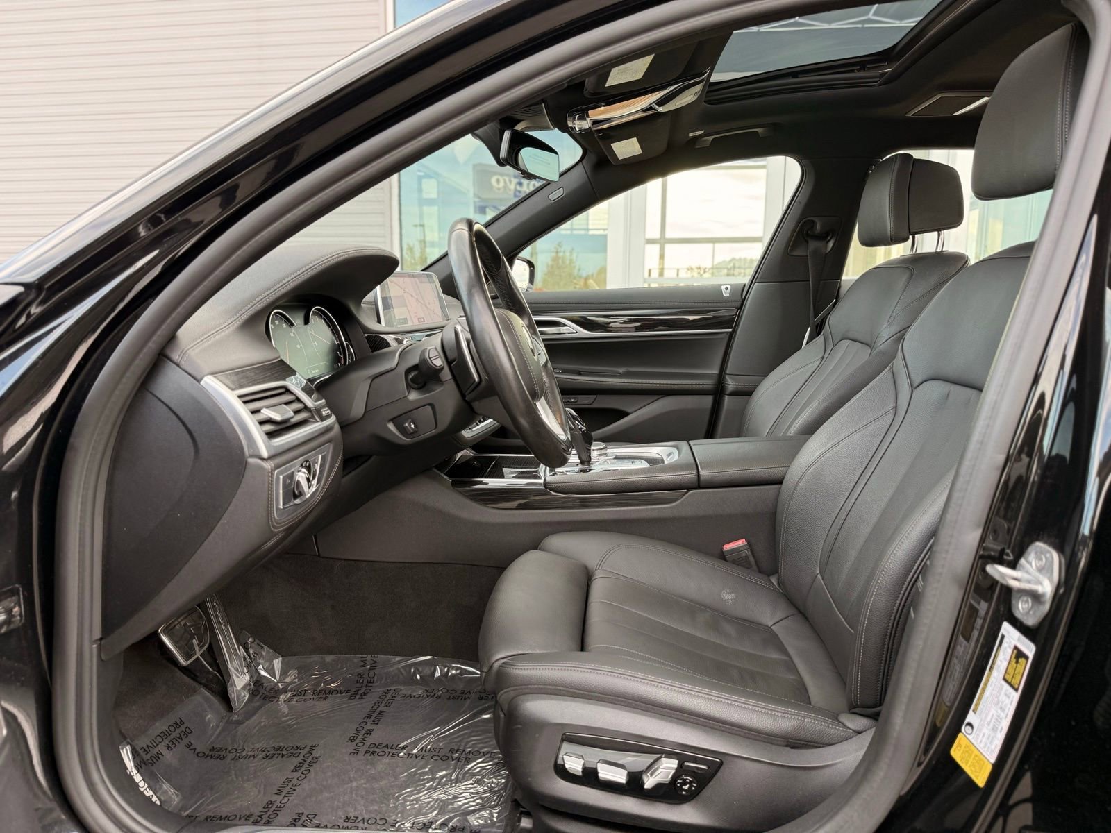 Used 2019 BMW 740i w/ M Sport Package image 18