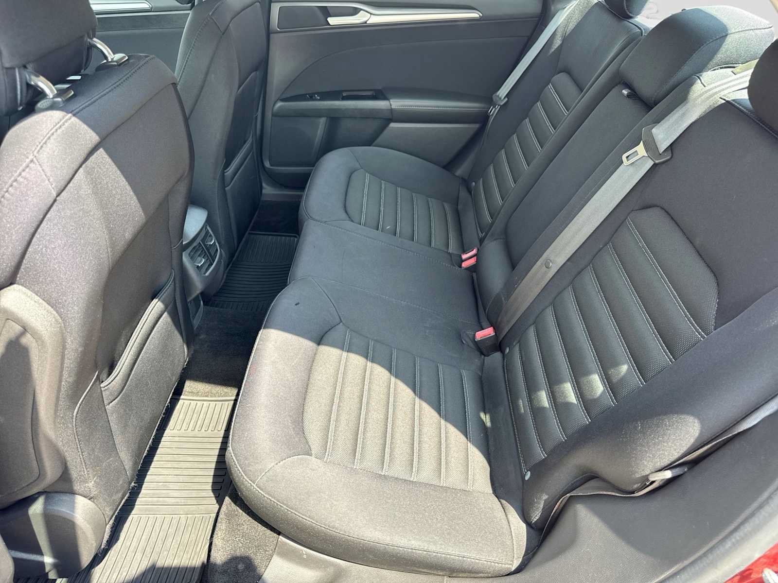 Used 2013 Ford Fusion SE FWD image 17