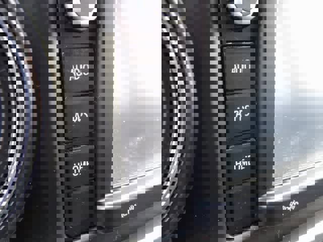 Used 2016 Toyota Tacoma SR5 w/ SR5 Appearance Package (SN) image 12