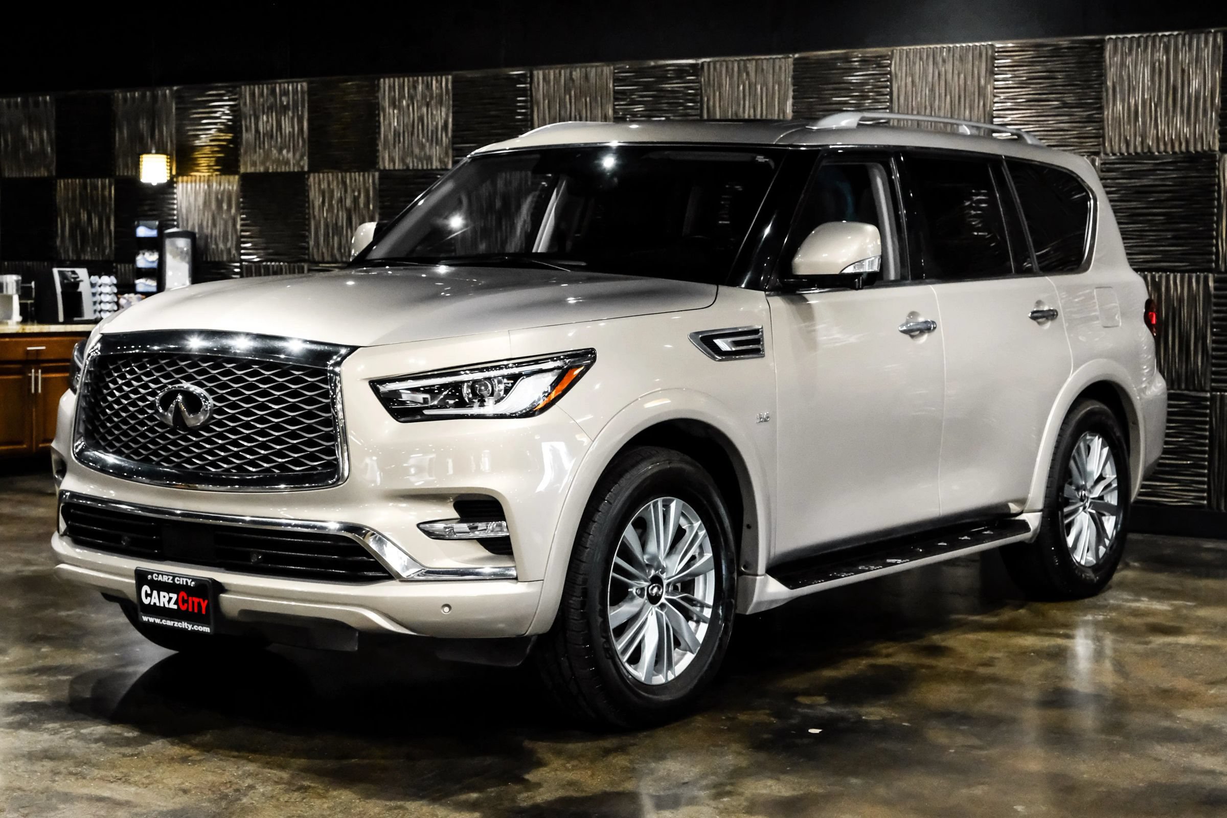 Used 2019 INFINITI QX80 Luxe RWD image 7