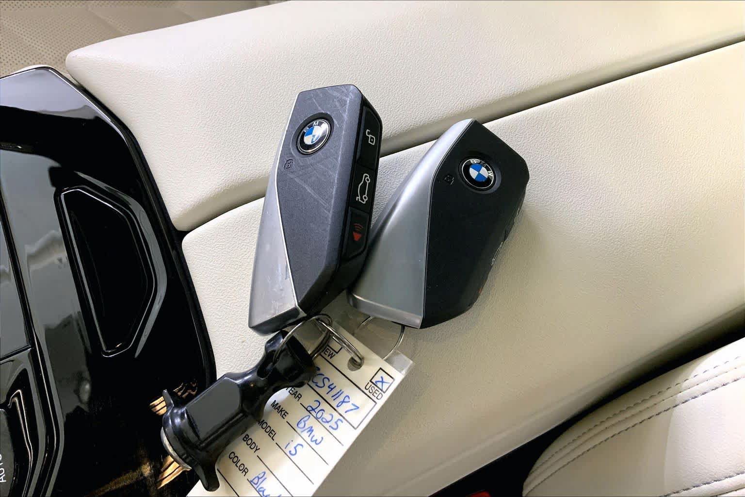 Used 2025 BMW i5 xDrive40 w/ Premium Package AWD/4WD image 14