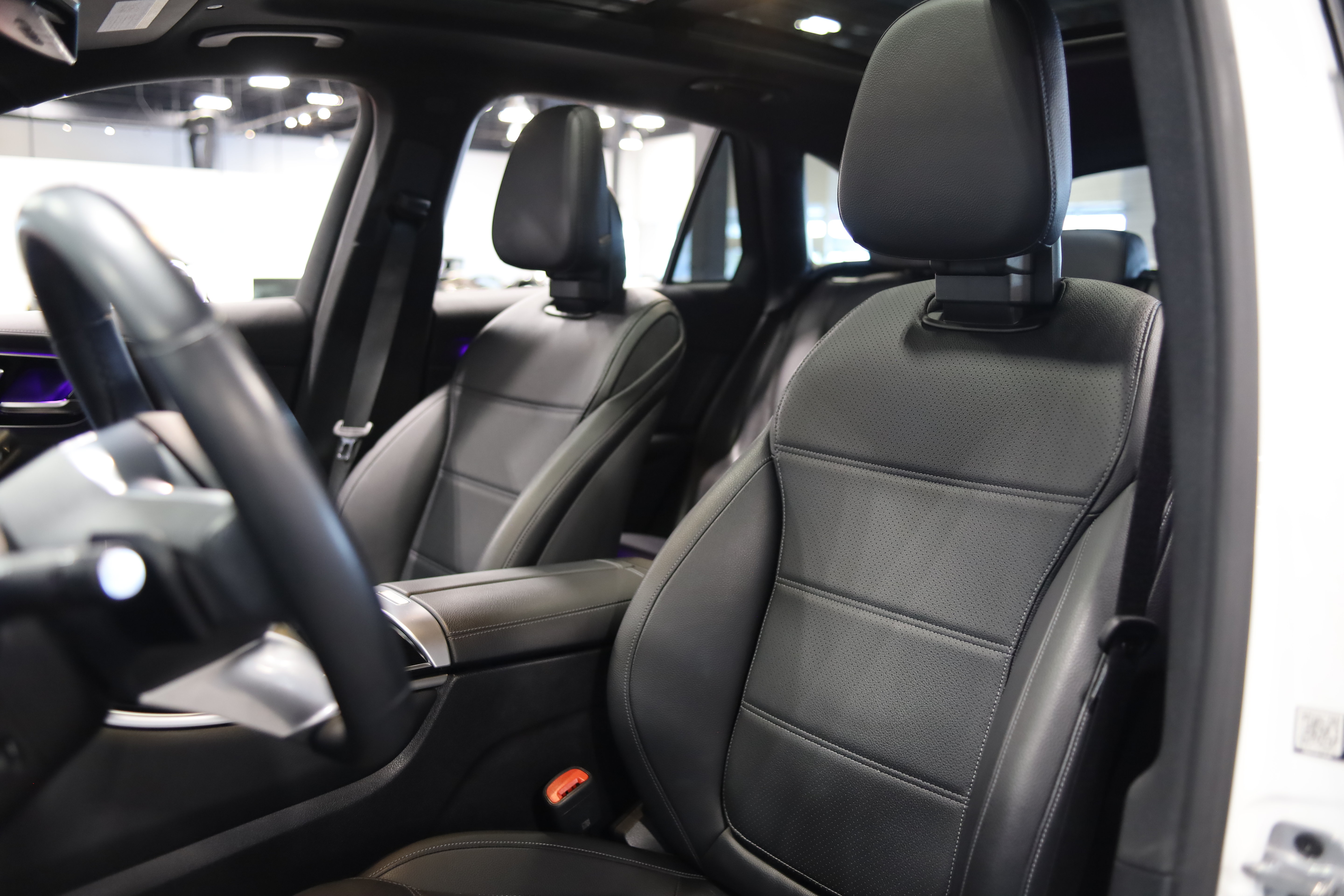 Used 2023 Mercedes-Benz GLC 300 4MATIC image 17