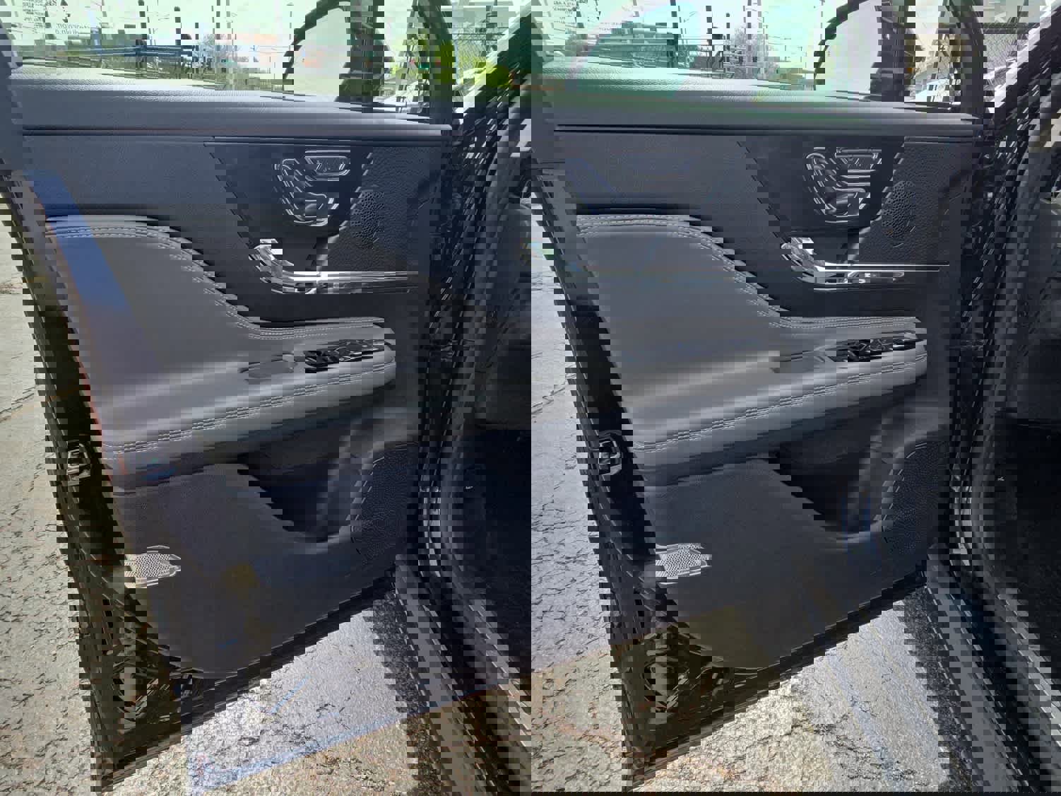 Used 2023 Lincoln Corsair AWD w/ Equipment Group 101A image 17