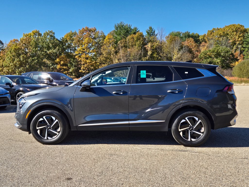 Used 2023 Kia Sportage LX AWD/4WD image 2
