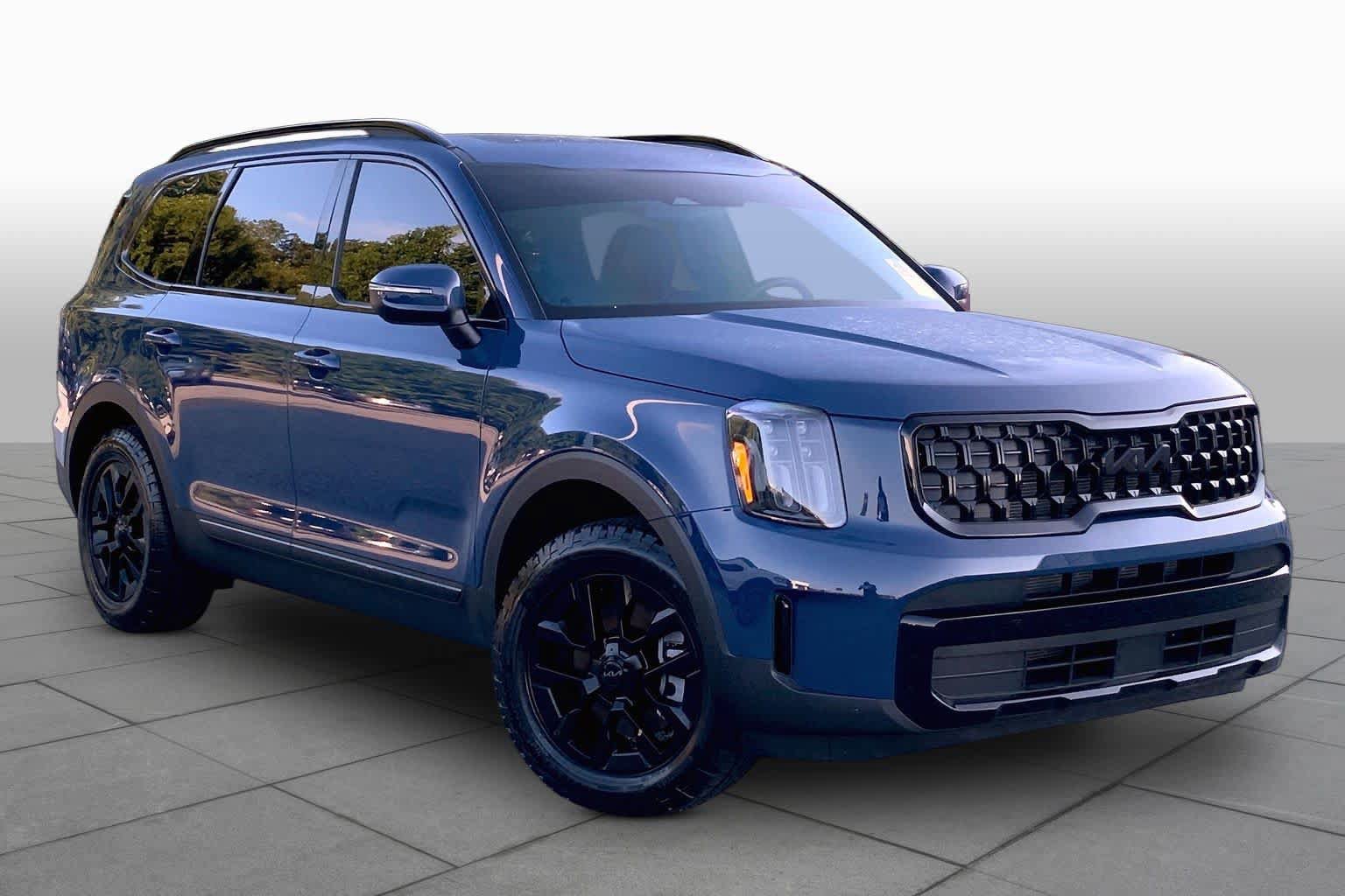 Used 2025 Kia Telluride AWD image 3