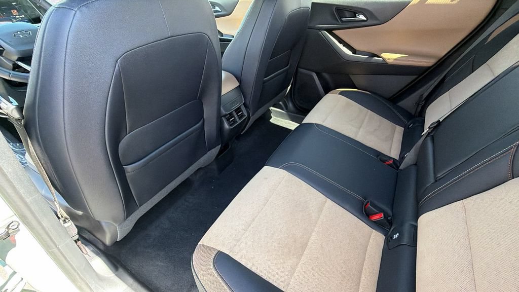 Used 2025 Chevrolet Equinox ACTIV AWD/4WD image 24