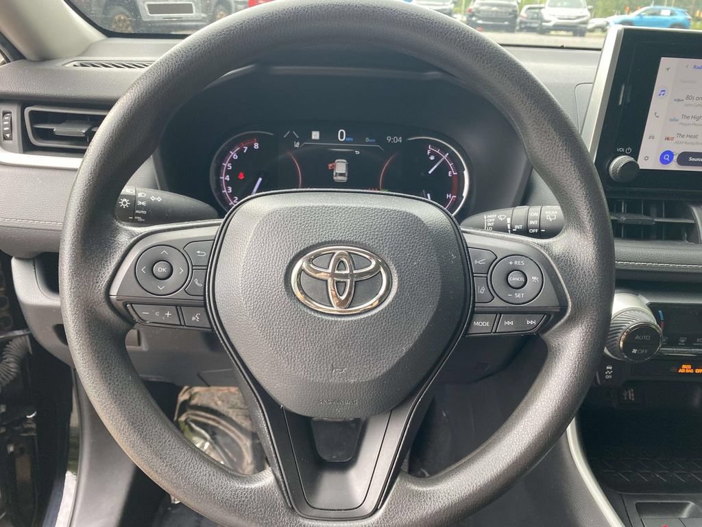 Used 2024 Toyota RAV4 XLE FWD image 18