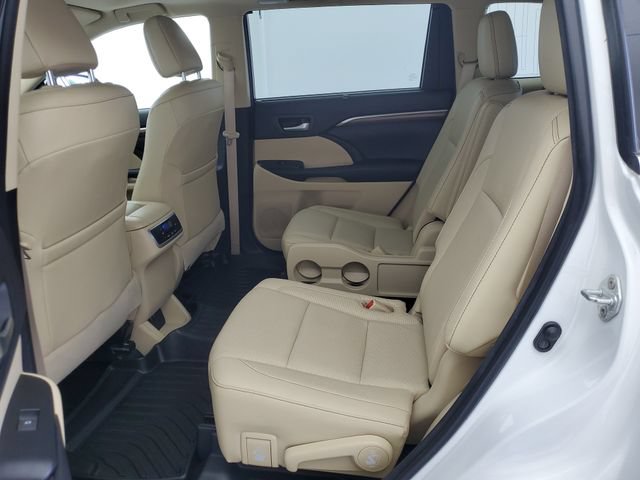 Used 2018 Toyota Highlander Limited FWD image 15