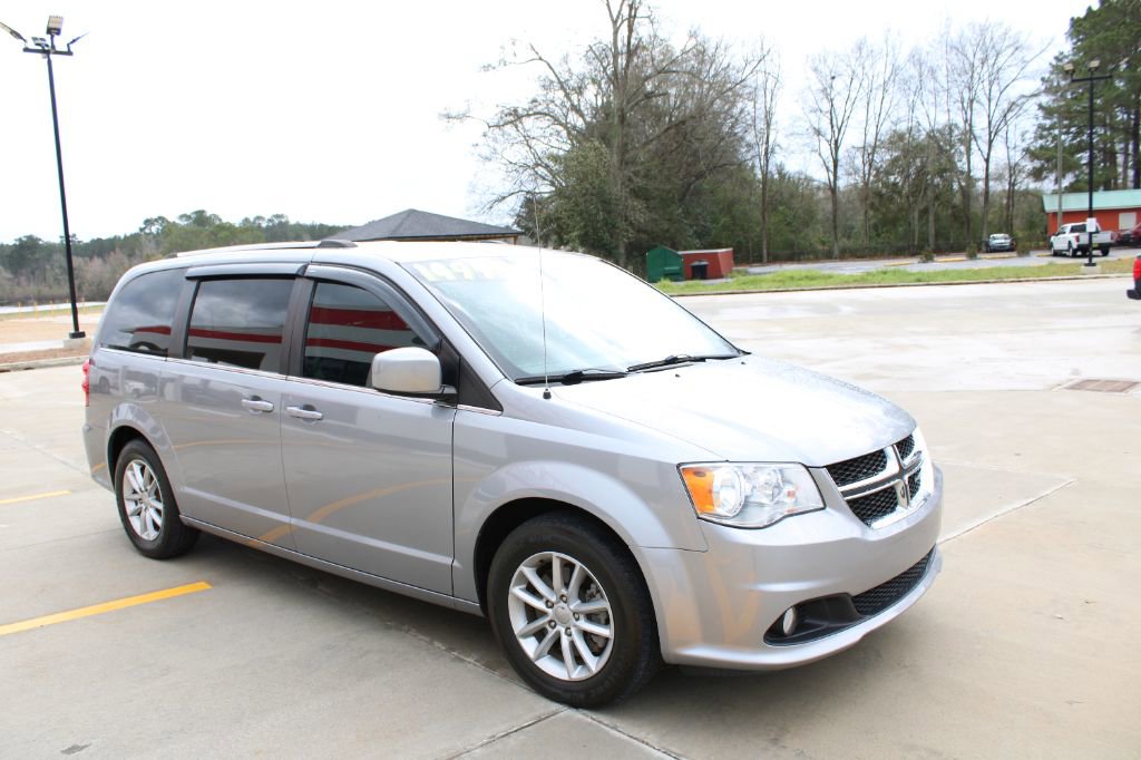 Used 2020 Dodge Grand Caravan SXT image 2