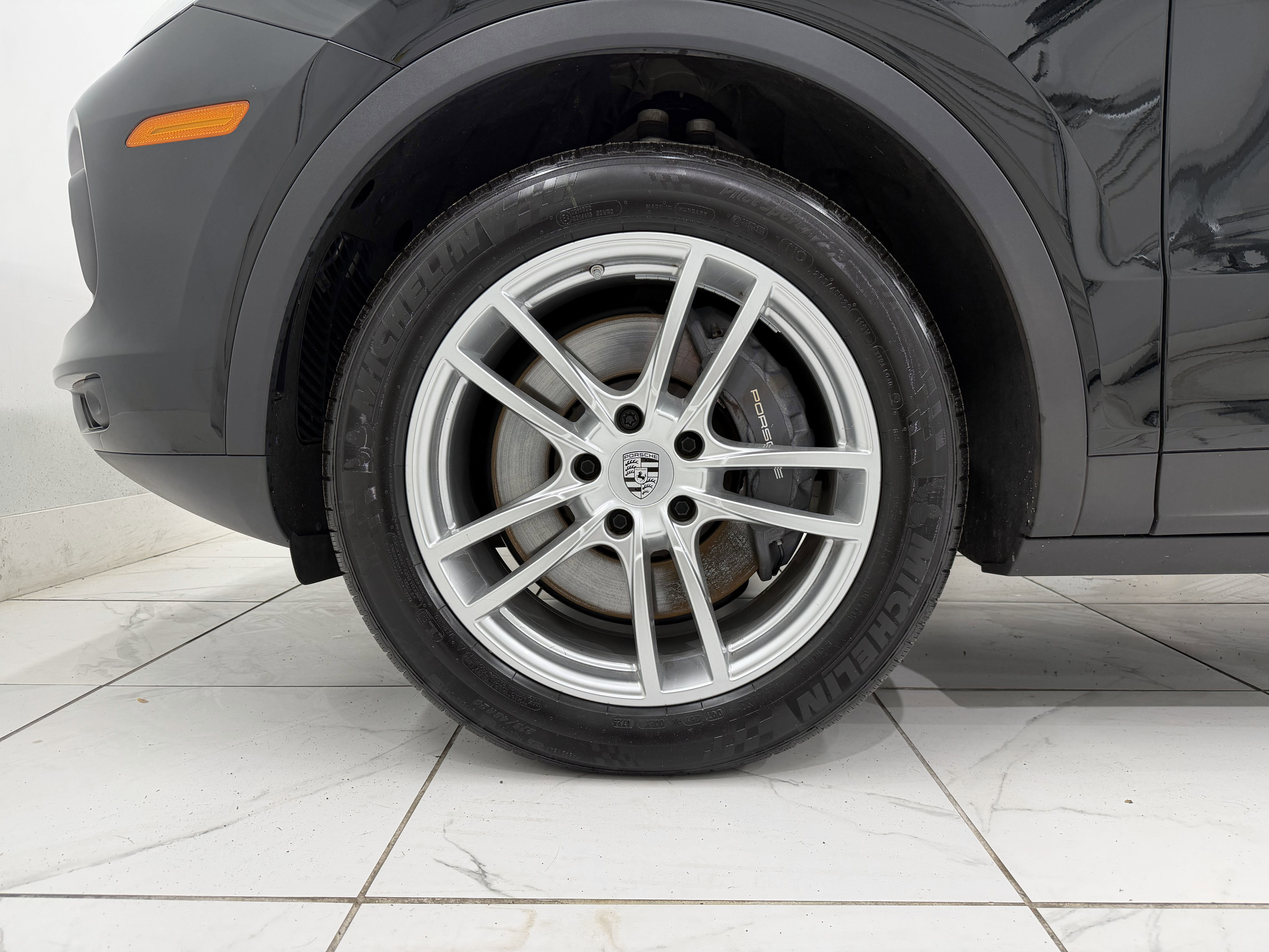 Certified 2023 Porsche Cayenne AWD/4WD image 16