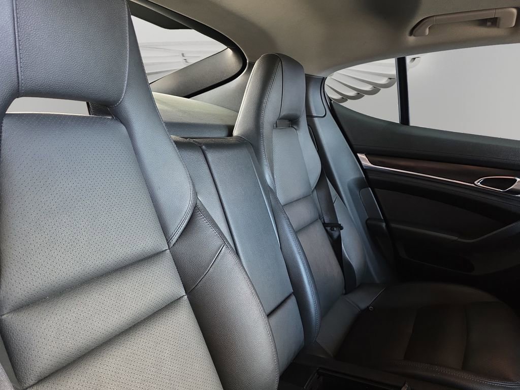 Used 2014 Porsche Panamera image 18