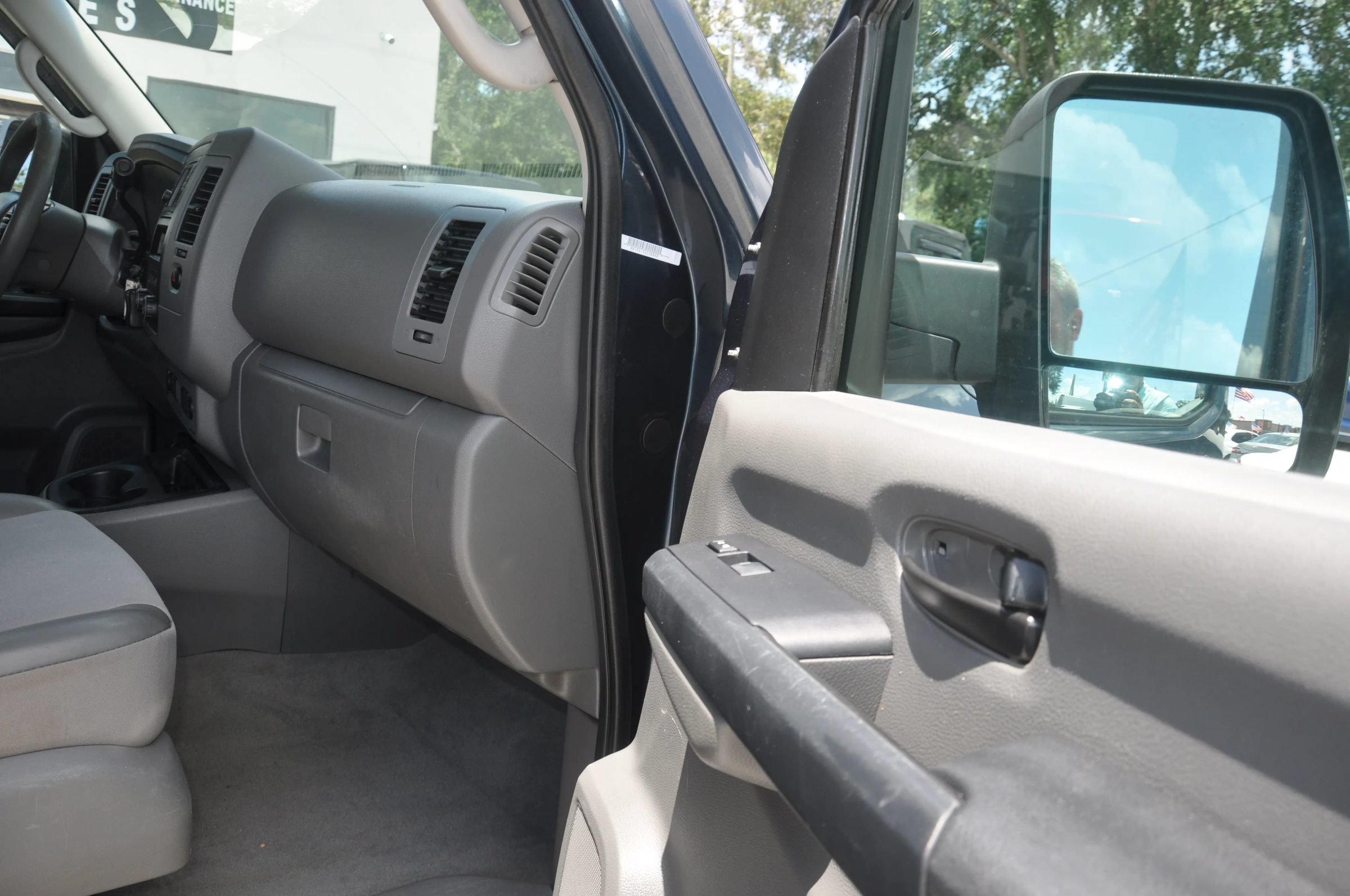 Used 2013 Nissan NV 3500 SV w/ Technology Pkg RWD image 20