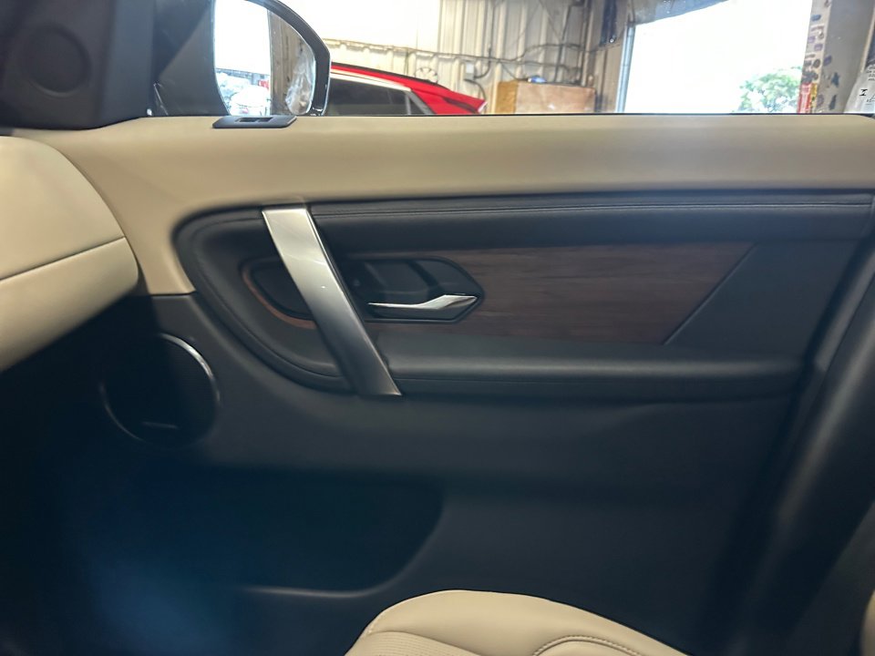 Used 2024 Land Rover Discovery Sport S image 35