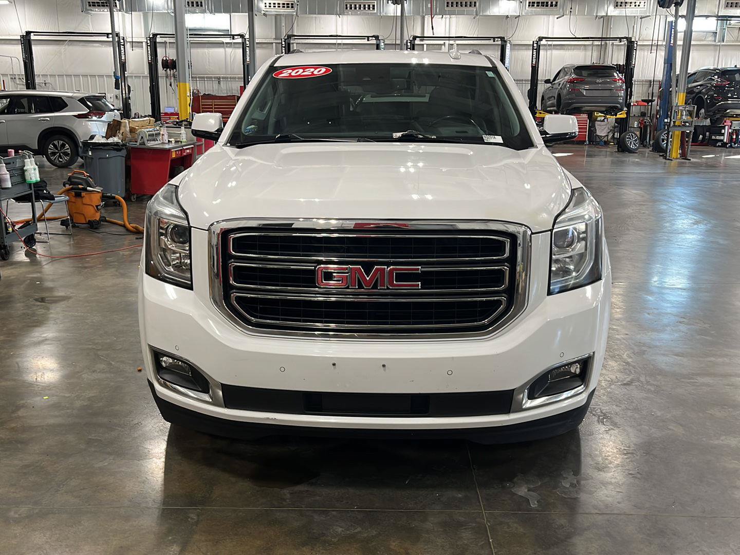 Used 2020 GMC Yukon SLT AWD/4WD image 2