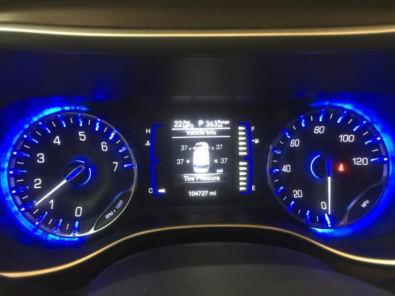 Used 2018 Chrysler Pacifica L FWD image 14