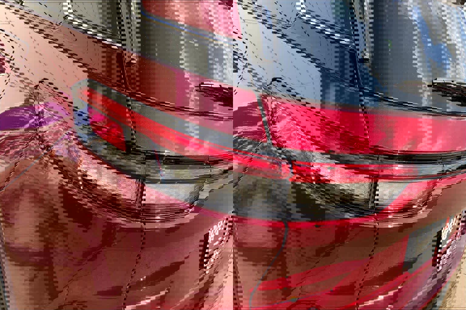 Used 2023 Jeep Grand Cherokee Laredo w/ Luxury Tech Group I image 28