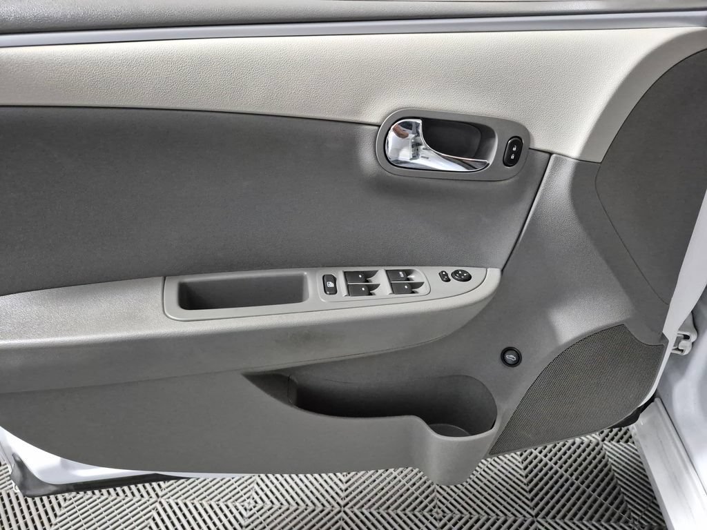 Used 2012 Chevrolet Malibu LS FWD image 14
