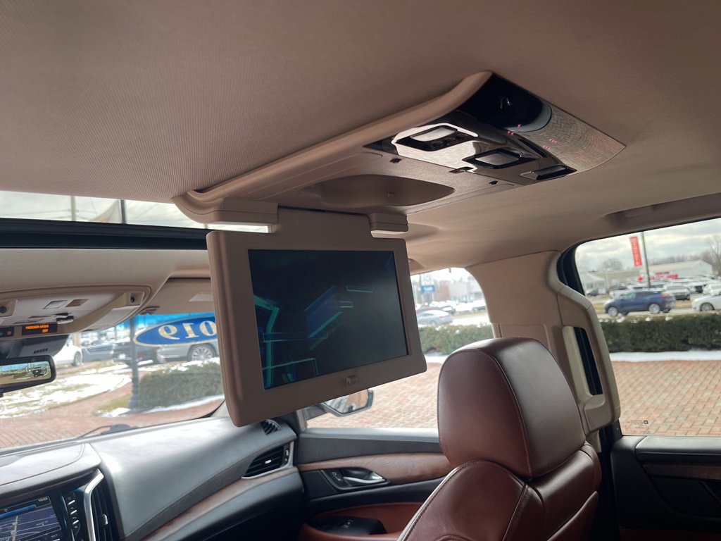 Used 2019 Cadillac Escalade ESV Luxury w/ LPO, Escalade Noir Package image 34