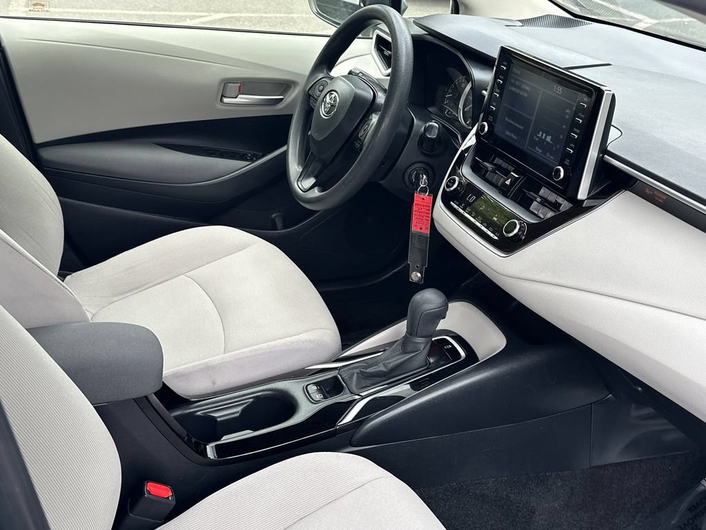 Used 2020 Toyota Corolla LE w/ Carpet Mat Package (TMS) FWD image 8