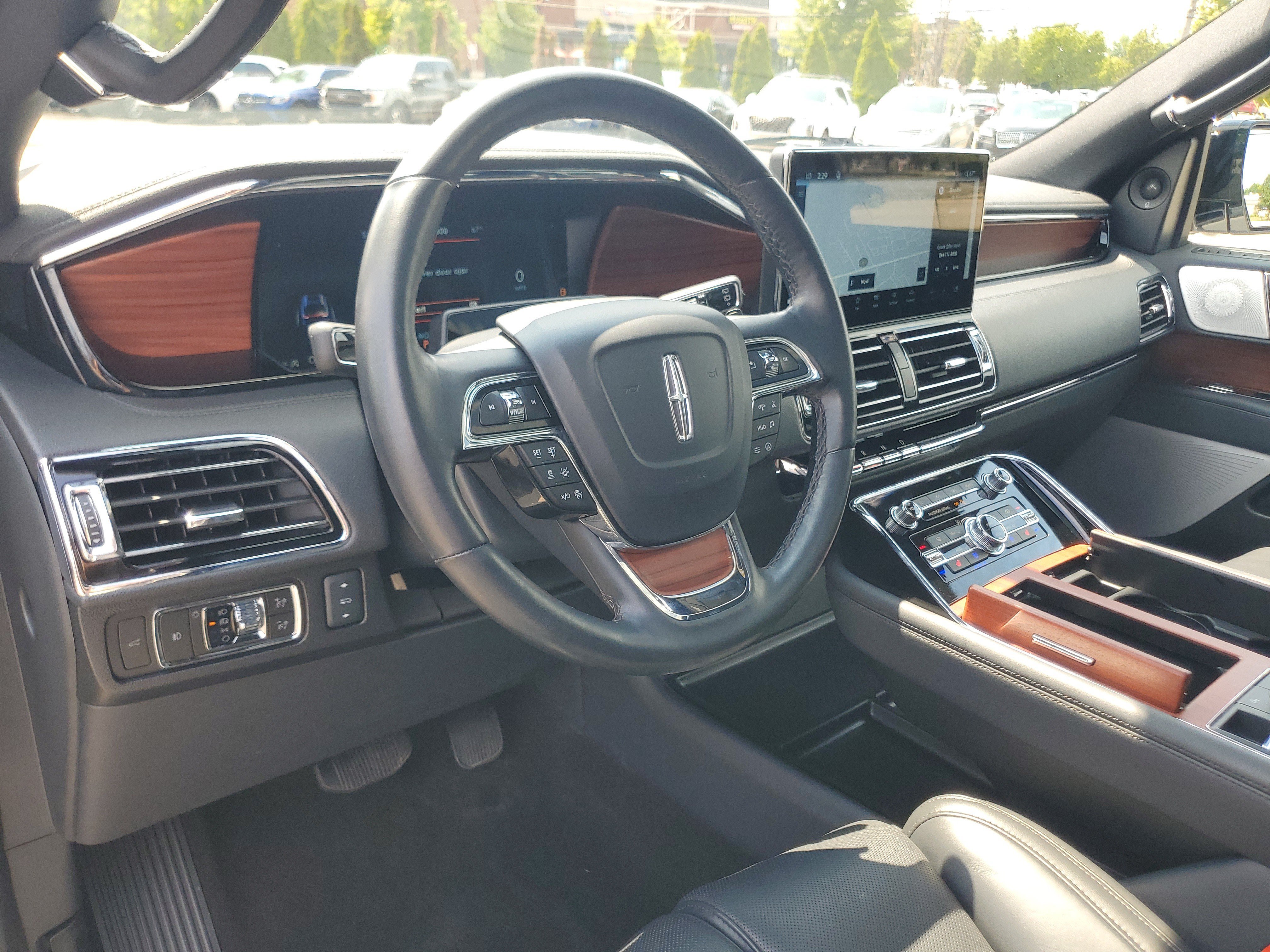 Used 2024 Lincoln Navigator Reserve AWD/4WD image 13