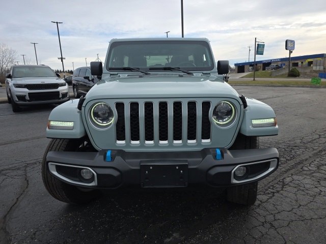 Used 2023 Jeep Wrangler Unlimited Sahara w/ Cold Weather Group image 9