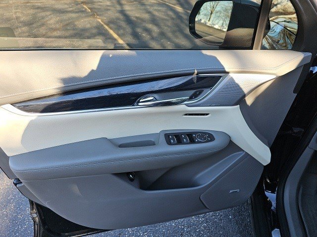 Used 2024 Cadillac XT6 Premium Luxury w/ Technology Package image 20