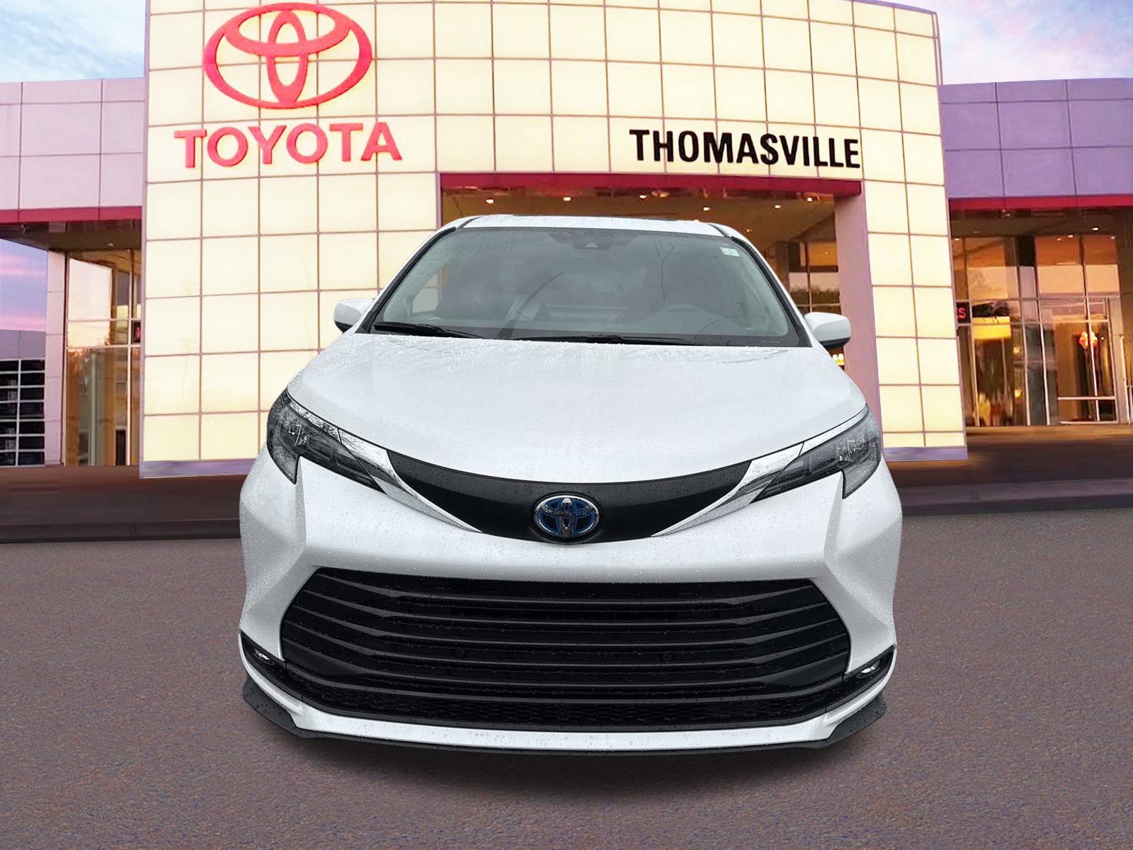 New 2025 Toyota Sienna XLE w/ XLE Plus Package FWD image 2