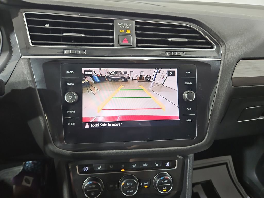 Used 2018 Volkswagen Tiguan SE FWD image 19