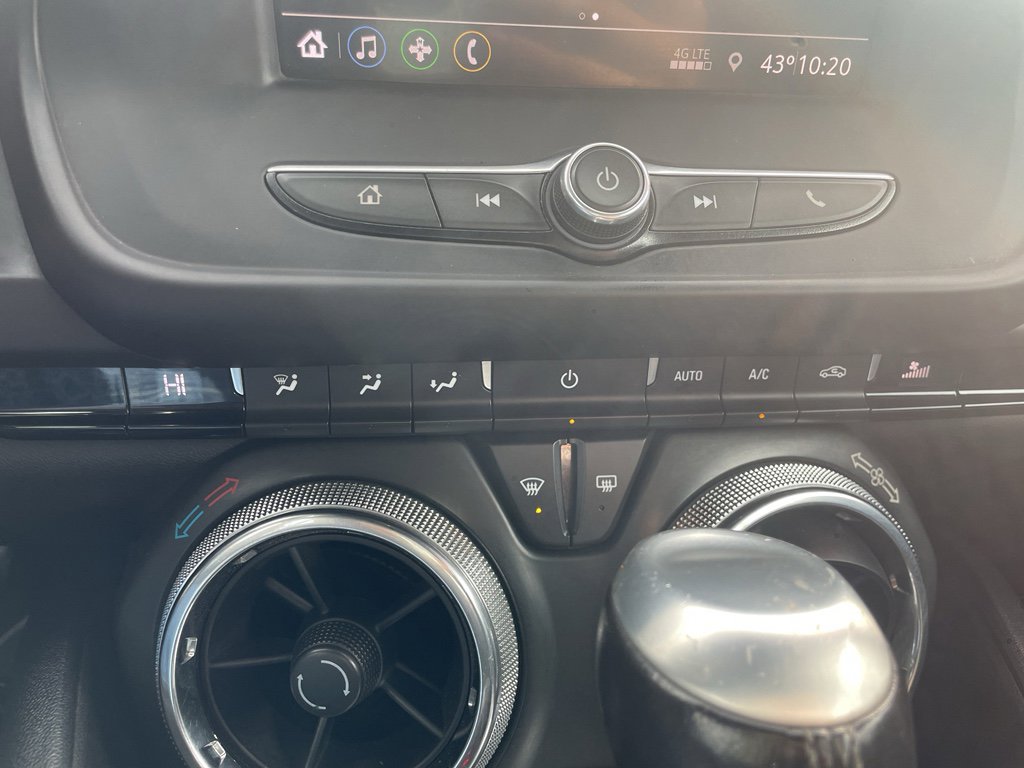 Used 2020 Chevrolet Camaro LT image 34