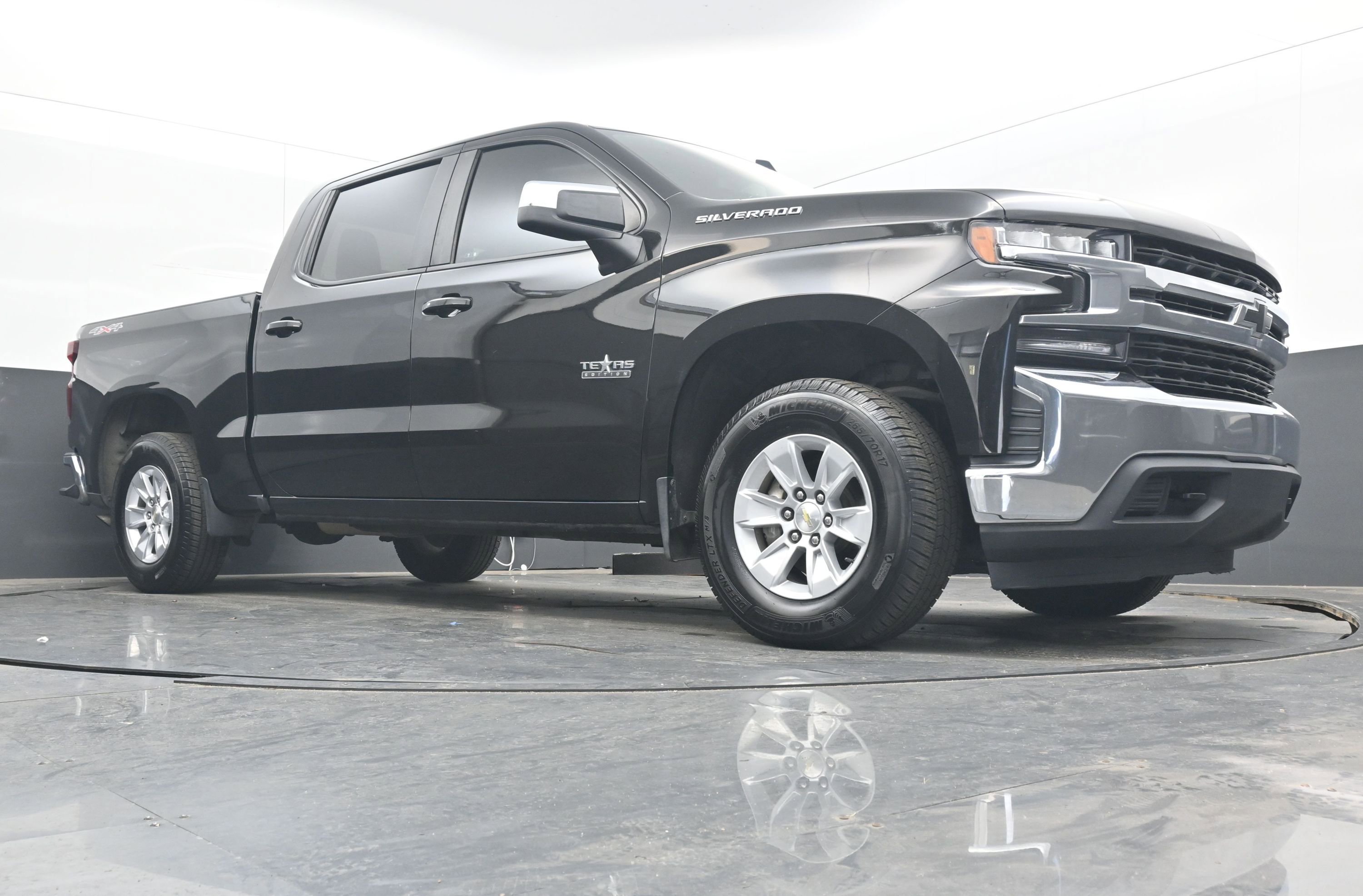 Used 2020 Chevrolet Silverado 1500 LT w/ Texas Edition image 22