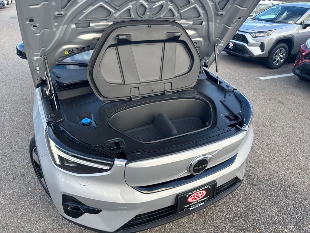 Used 2023 Volvo C40 P8 Recharge Ultimate w/ Protection Package Premier image 42