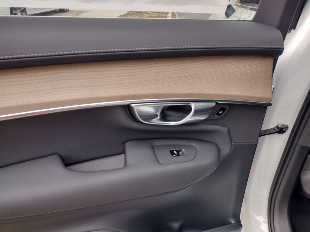 New 2026 Volvo XC90 B6 Plus w/ Protection Package image 15