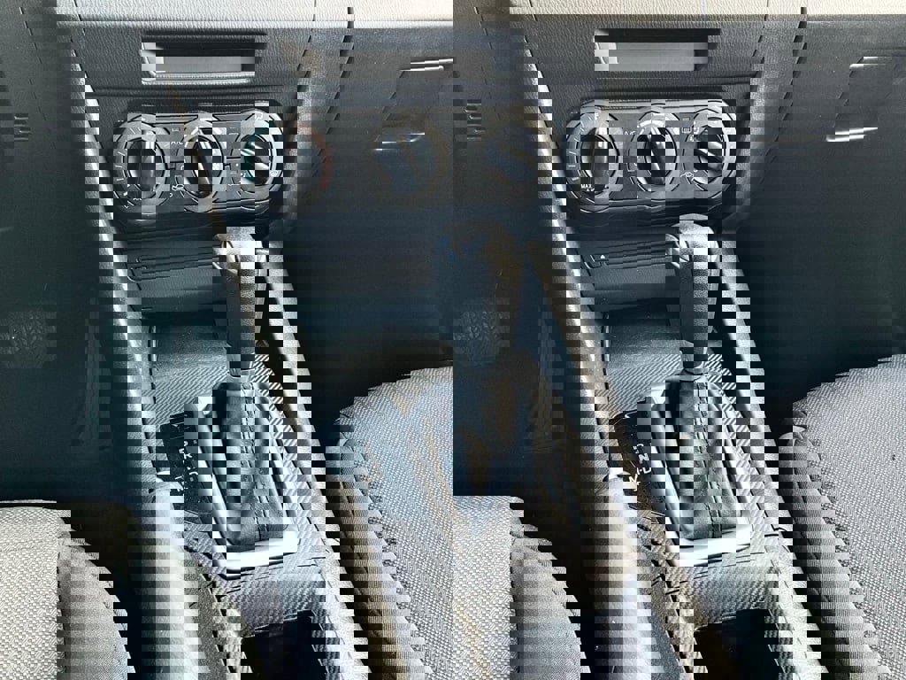 Used 2014 MAZDA MAZDA3 i Sport image 18