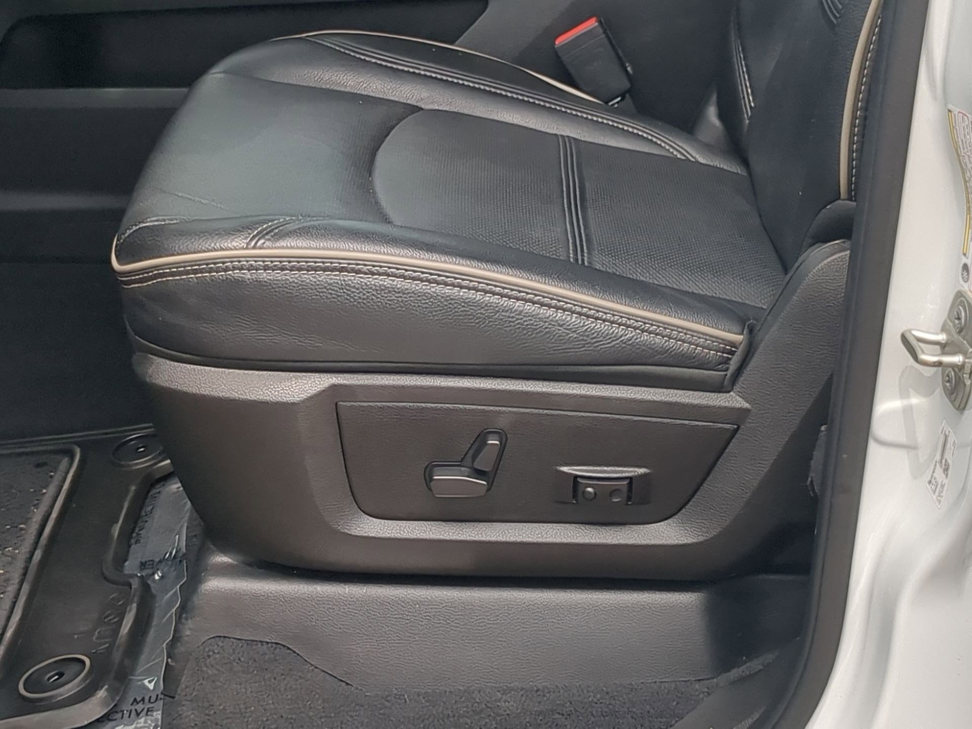 Used 2024 RAM 2500 Limited image 13