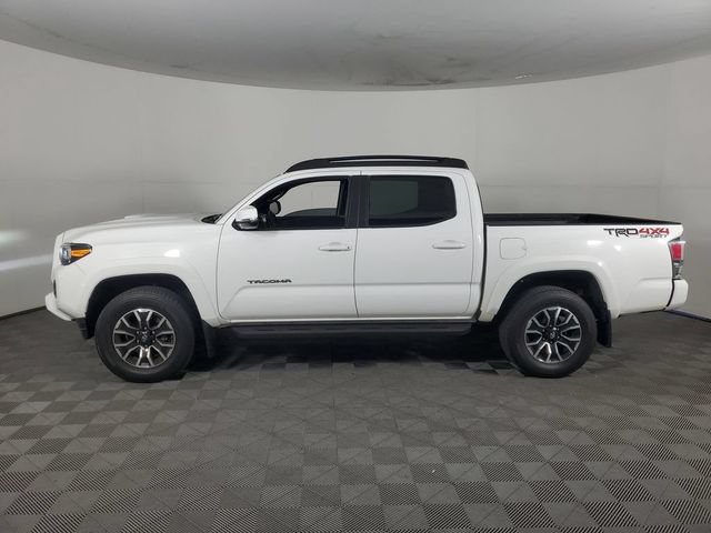 Used 2016 Toyota Tacoma TRD Sport AWD/4WD image 4