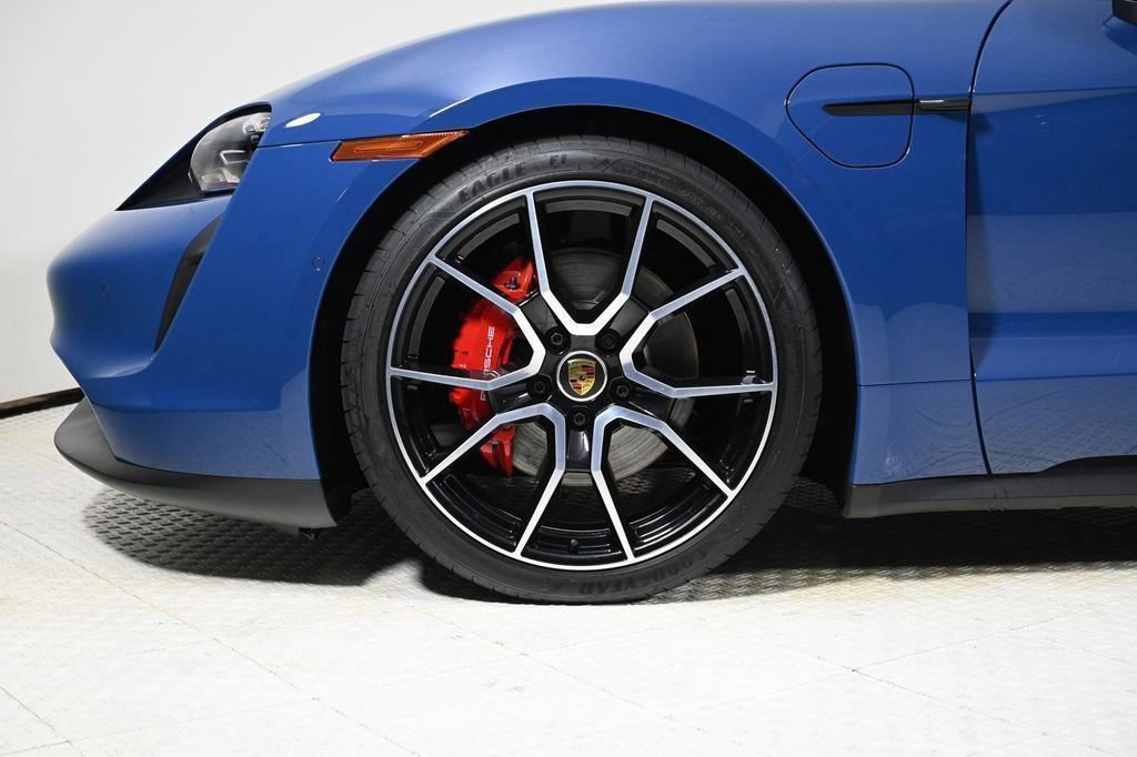 Used 2024 Porsche Taycan 4S image 33
