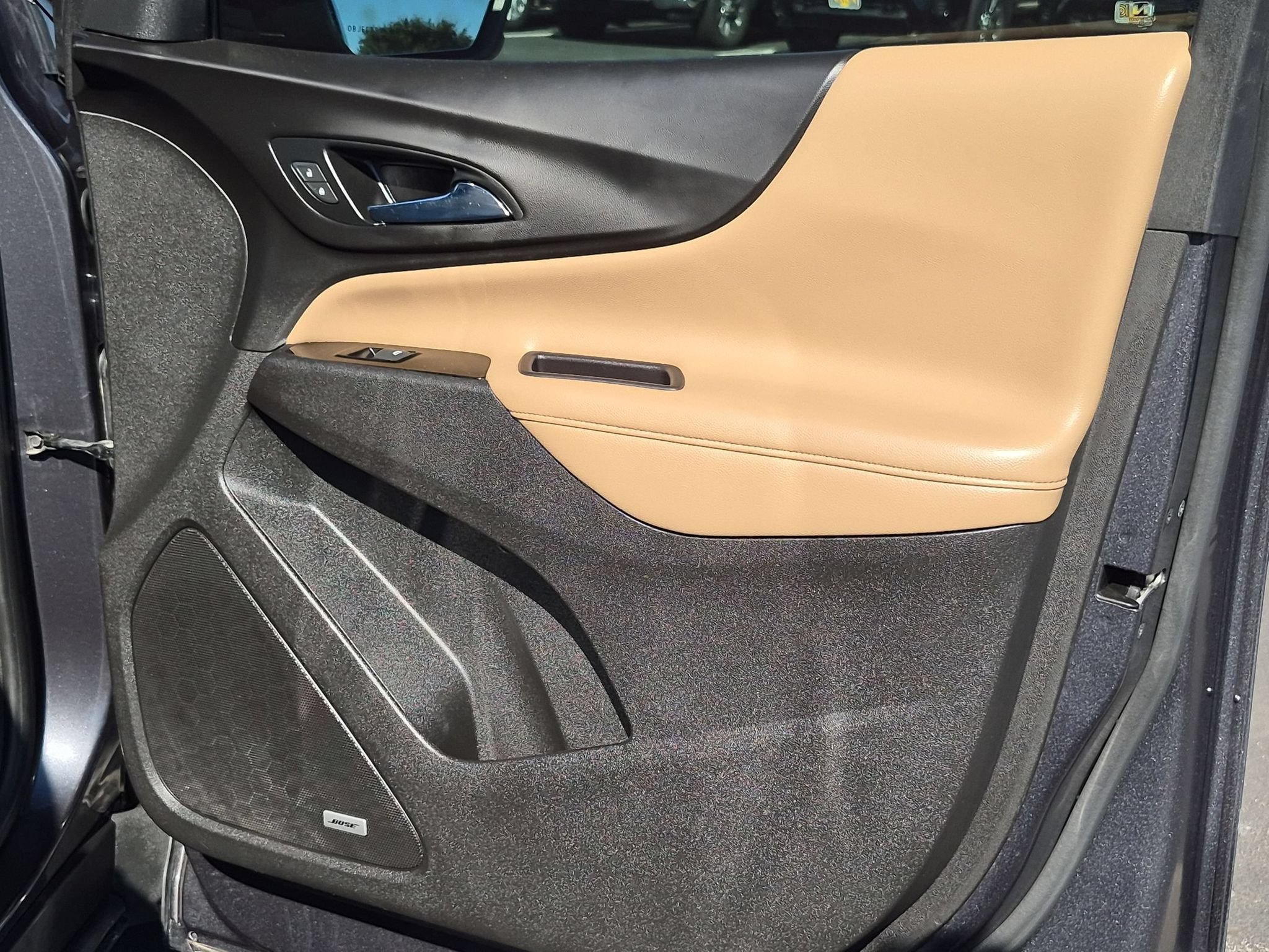 Used 2022 Chevrolet Equinox Premier FWD image 31