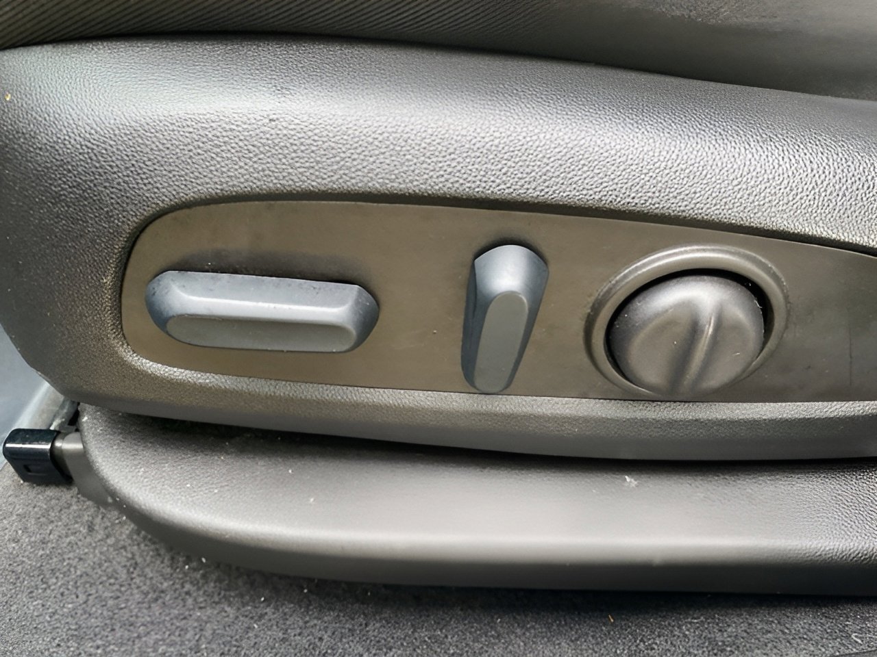 Used 2023 Chevrolet Blazer LT w/ Driver Confidence Package image 9