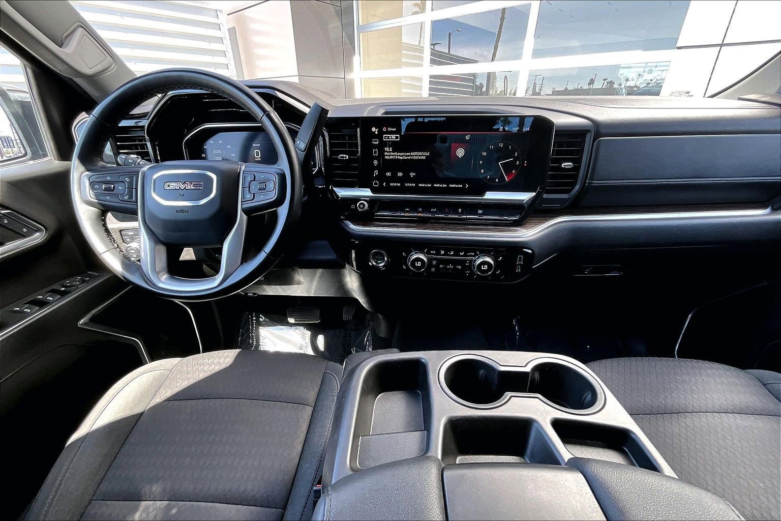 Used 2024 GMC Sierra 1500 SLE image 15