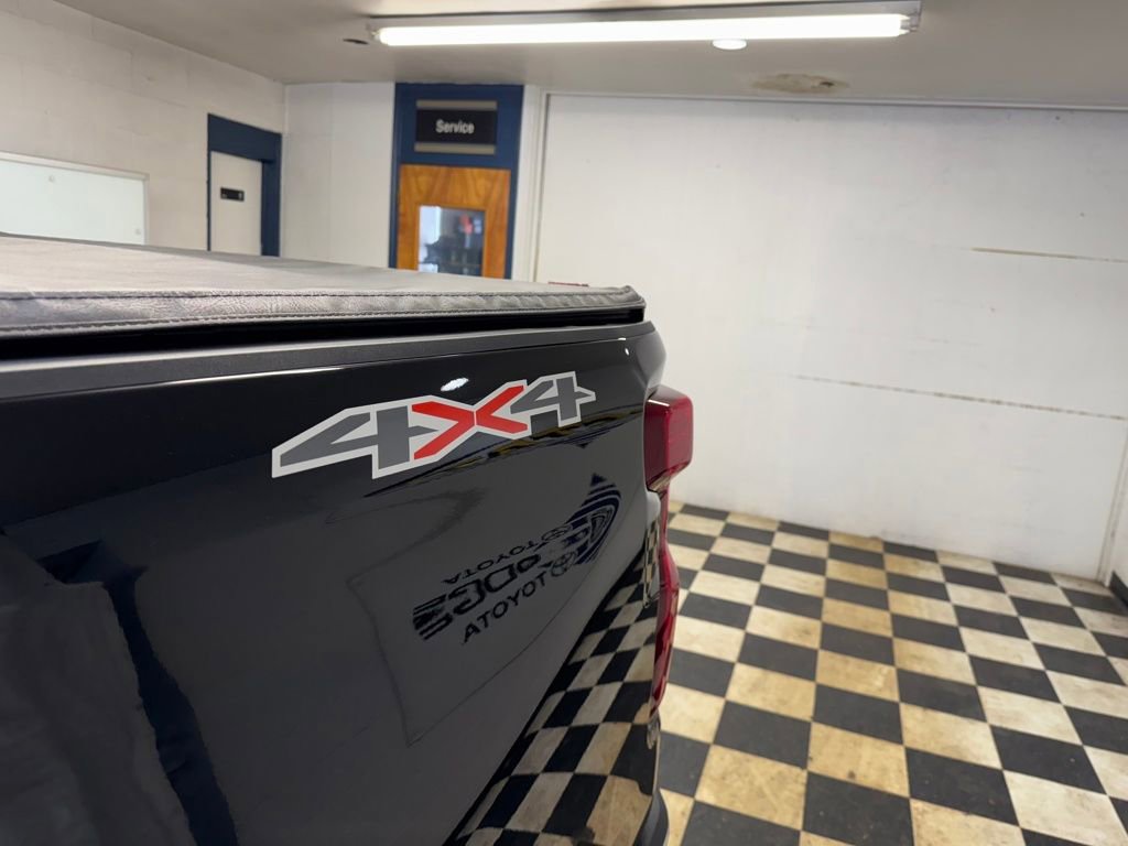 Used 2023 Chevrolet Silverado 1500 LT image 34