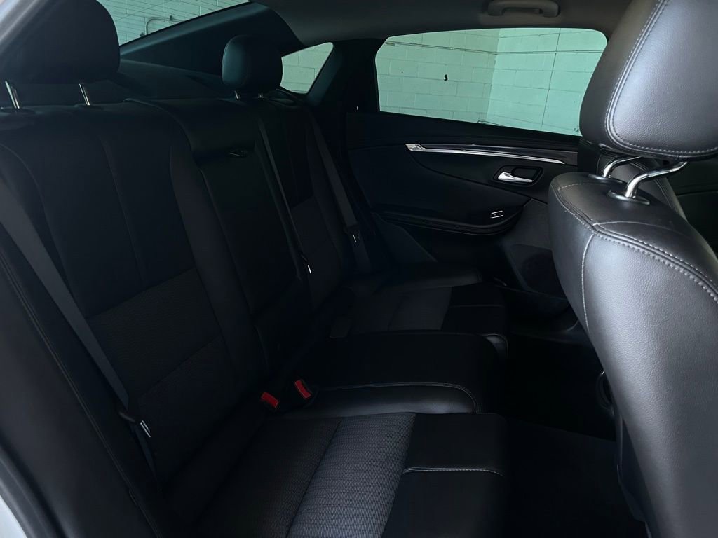 Used 2018 Chevrolet Impala LT FWD image 16