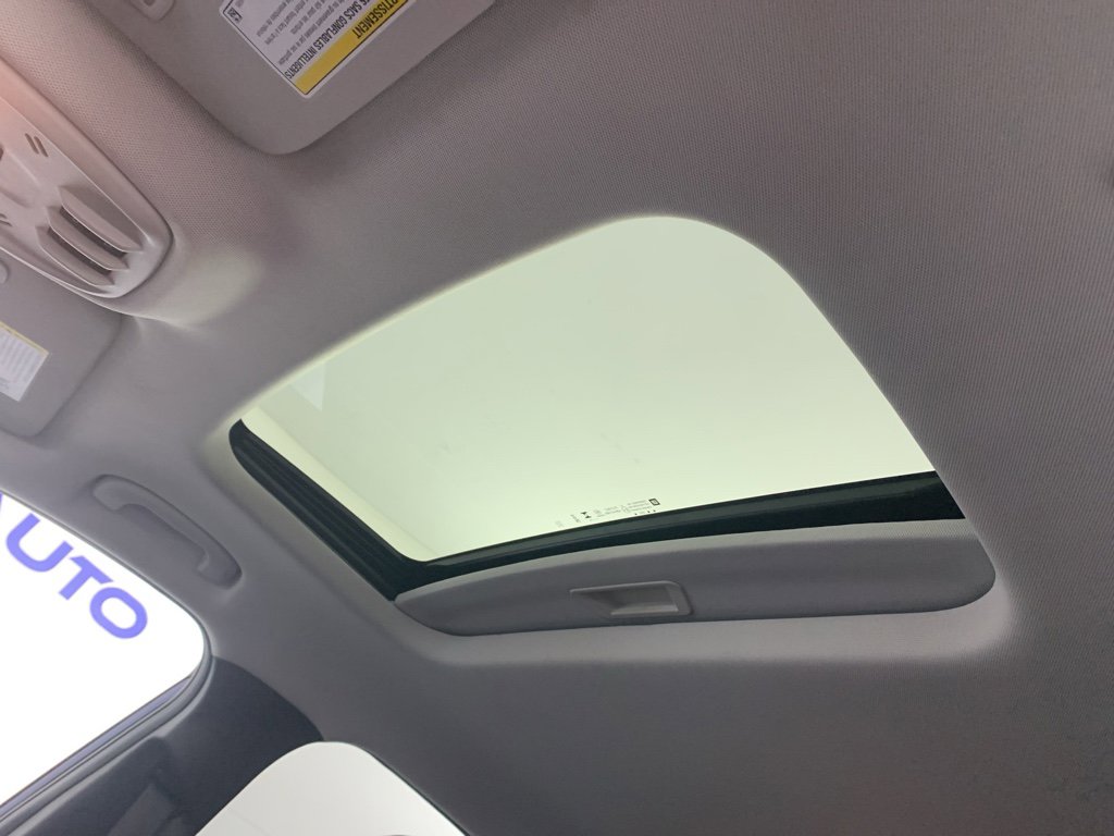 Used 2024 Chevrolet Trax LT w/ Sunroof Package image 30