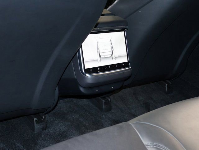 Used 2023 Tesla Model S Standard Range image 16