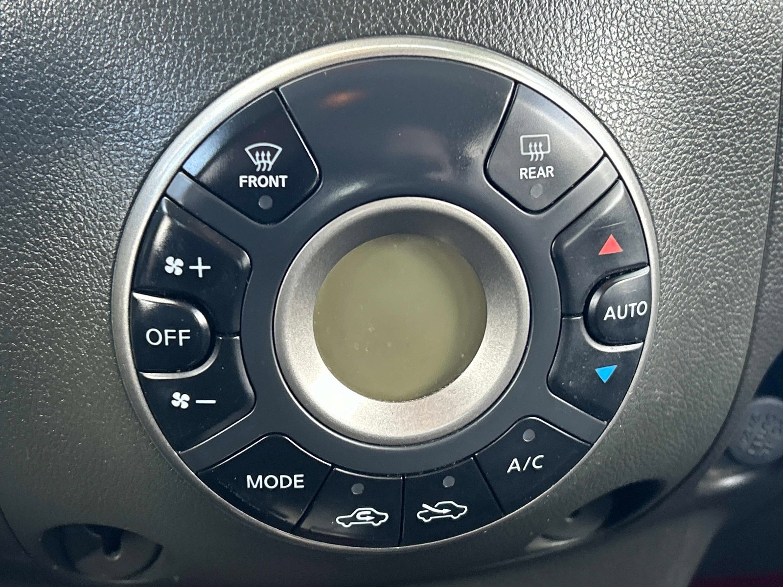 Used 2011 Nissan Cube 1.8 SL w/ Interior Illumination Pkg FWD image 26