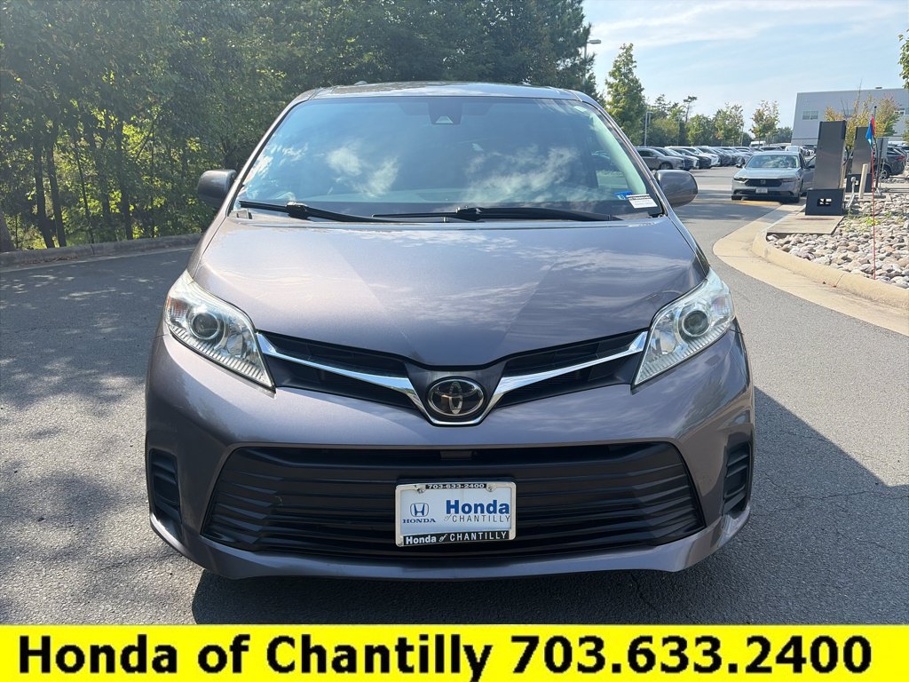 Used 2020 Toyota Sienna LE FWD image 2