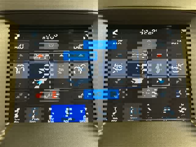 Used 2018 Ford Edge SEL image 13