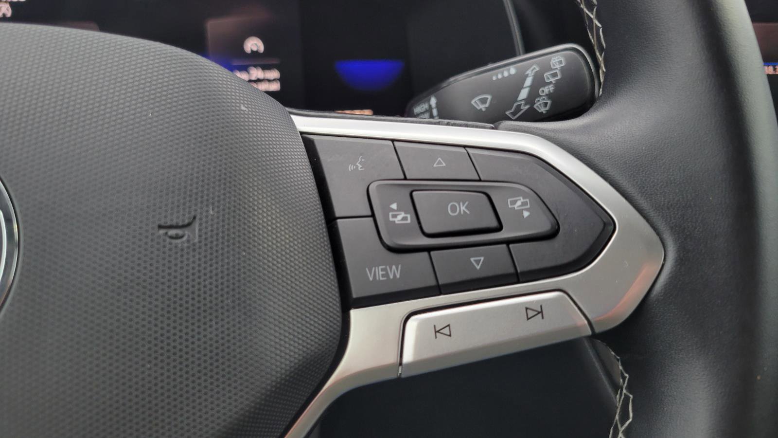 Used 2022 Volkswagen Taos SE w/ Panoramic Sunroof Package image 25