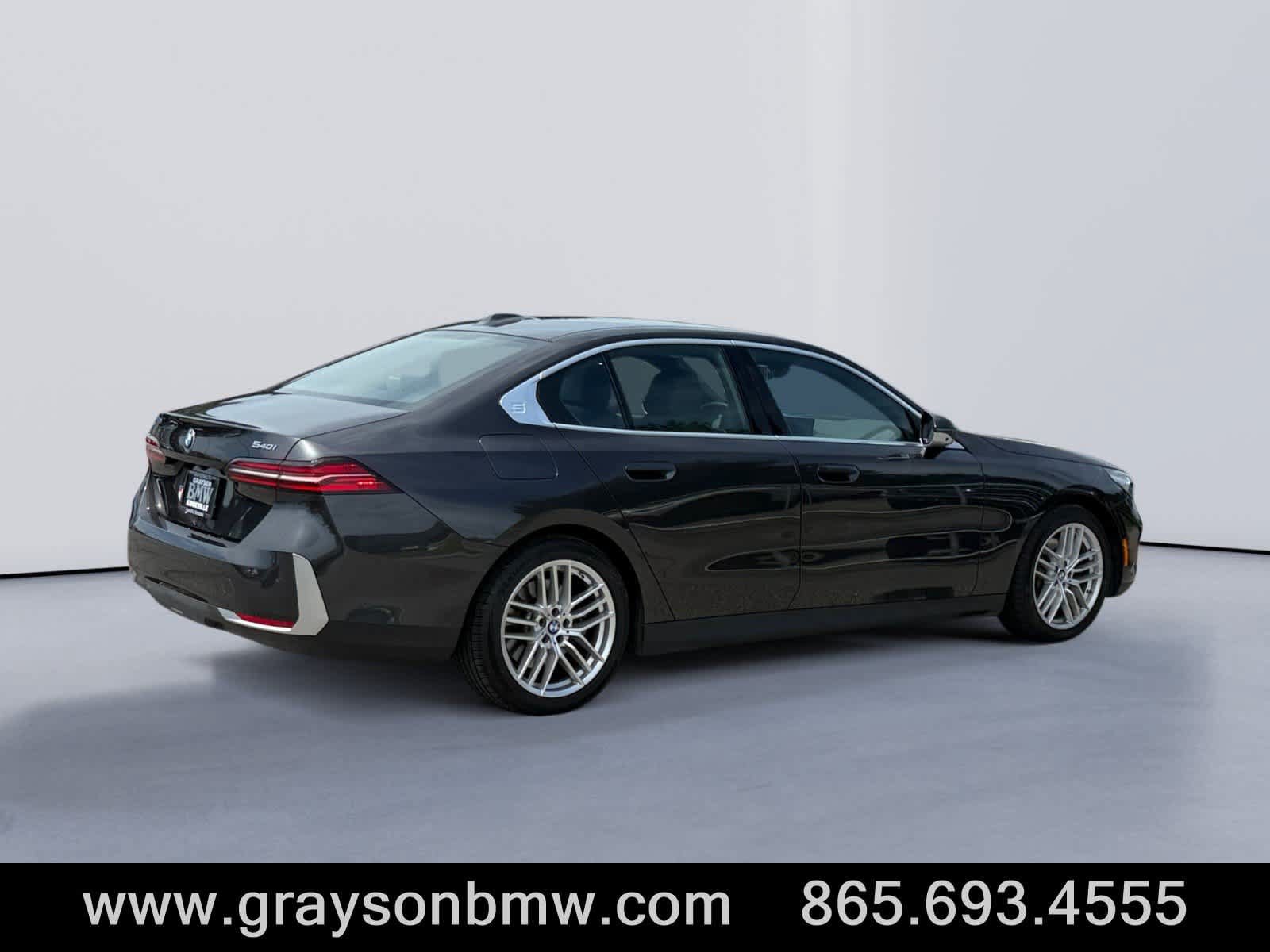 Used 2025 BMW 540i xDrive AWD/4WD image 3