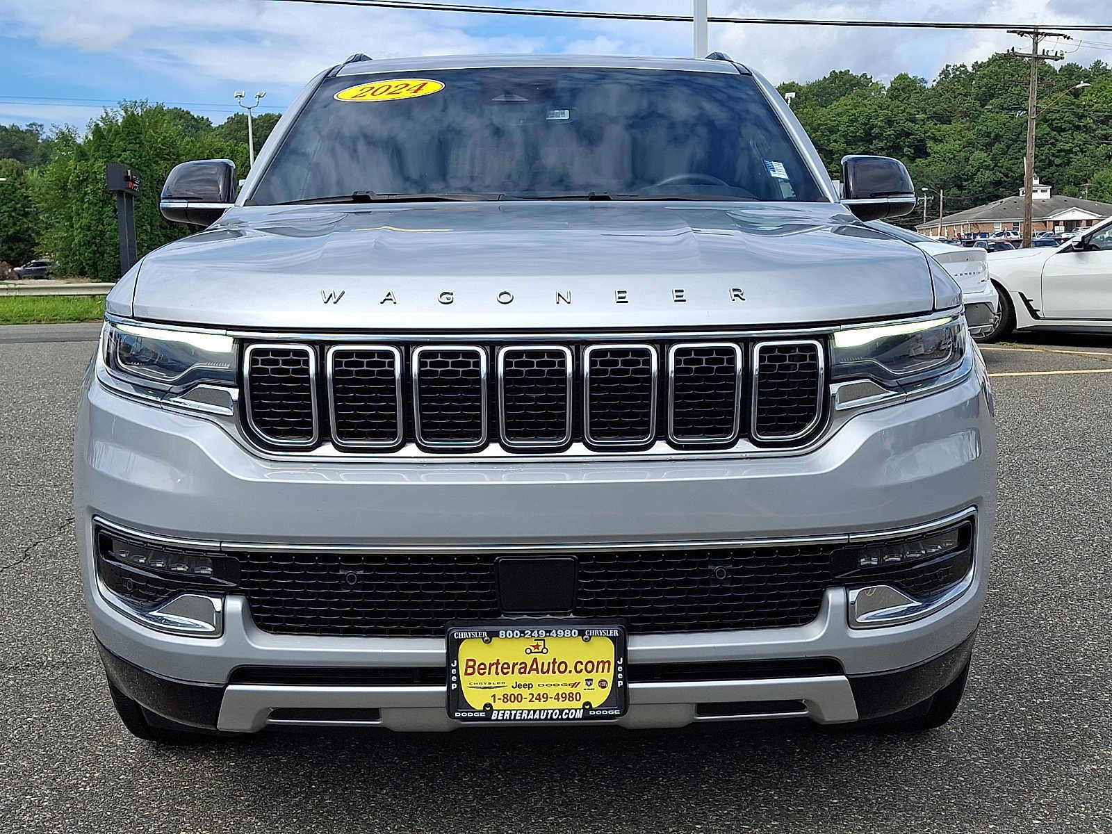 Certified 2024 Jeep Wagoneer Series II w/ Flexible Seating Group AWD/4WD image 2