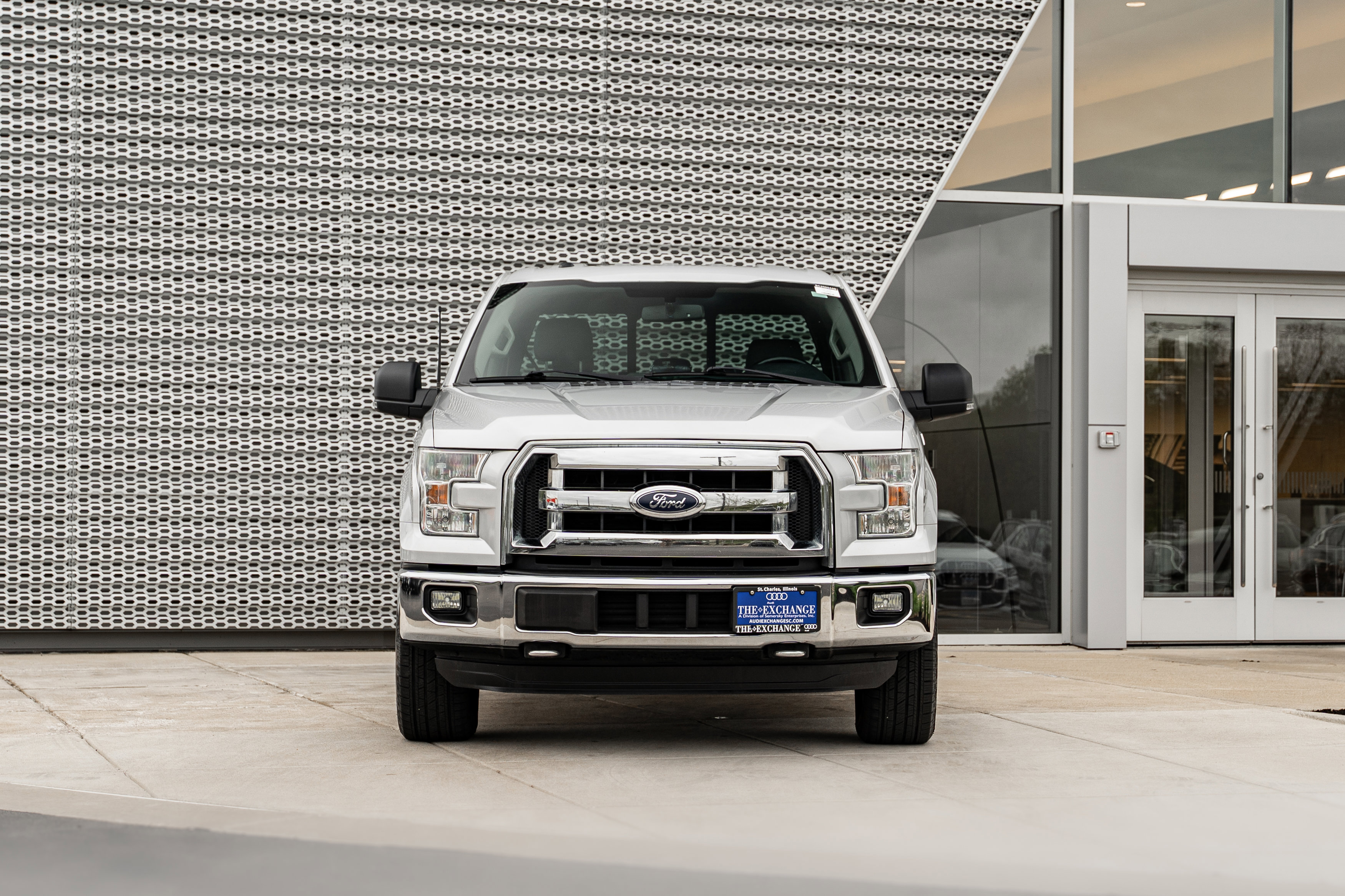 Used 2015 Ford F150 XLT w/ Equipment Group 302A Luxury AWD/4WD image 34